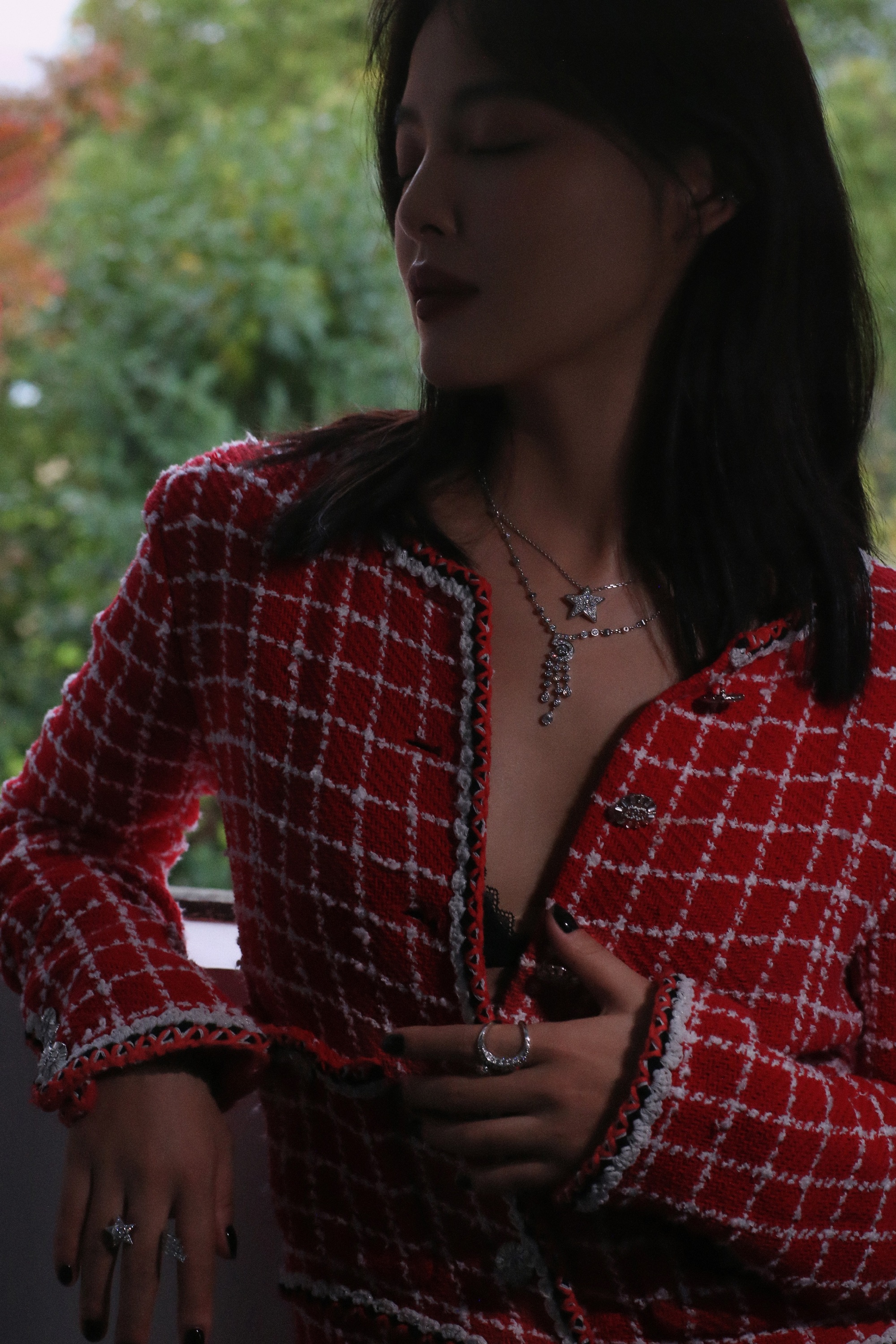 a66d0169ly8h9ib7smq5hj22dc3k0qv7.jpg 辛芷蕾新鲜CHANEL大片/芒果娱乐