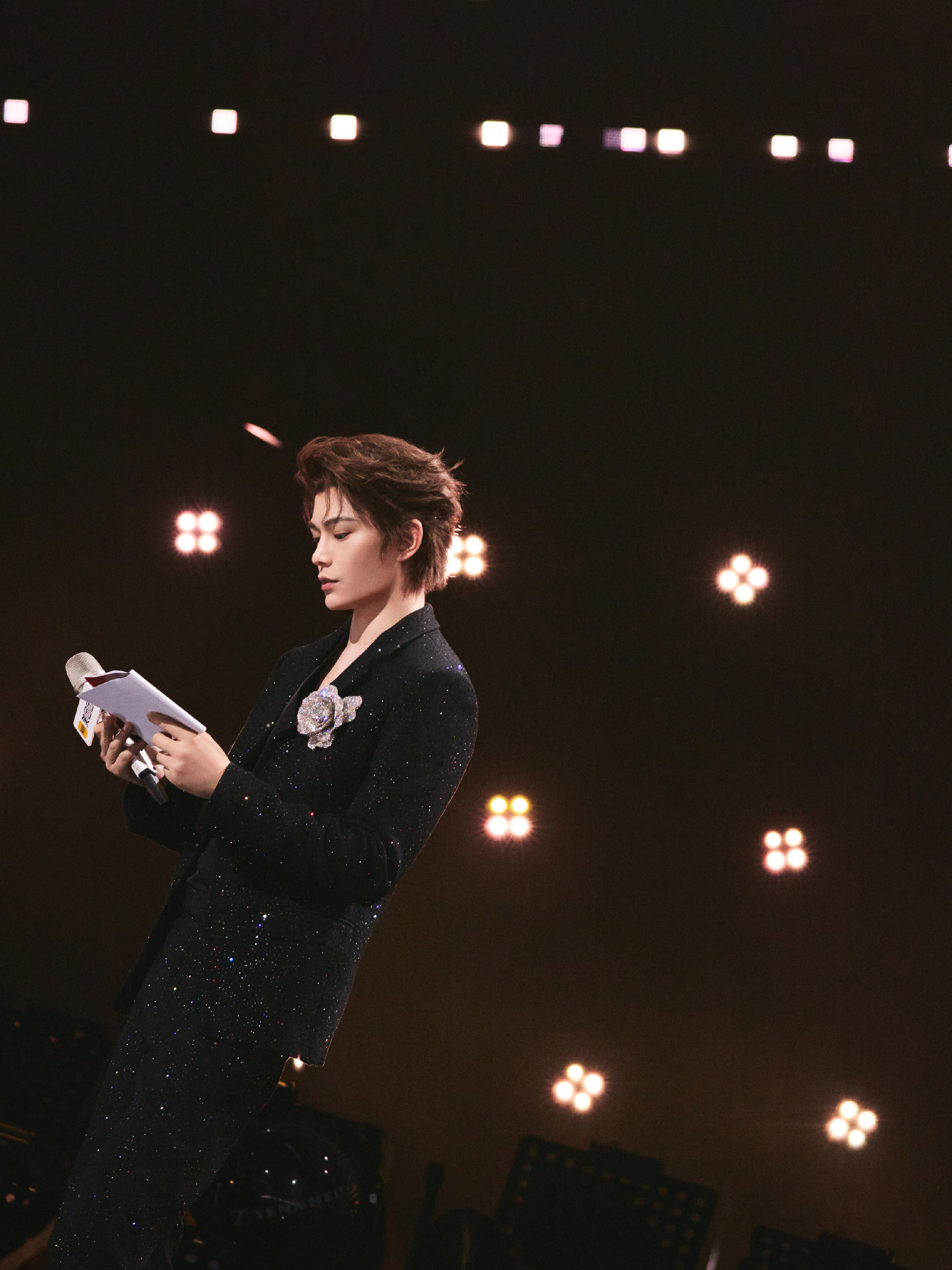 007rIe73ly1hvvbrn3pp6j33of4wlhdw.jpg 丁禹兮下一战歌手/芒果娱乐